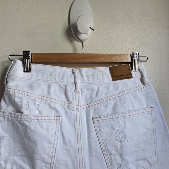 AMERICAN EAGLE White Distressed Cotton High-Rise Boyfriend Jean Shorts Size 0 - Picture 6 of 15